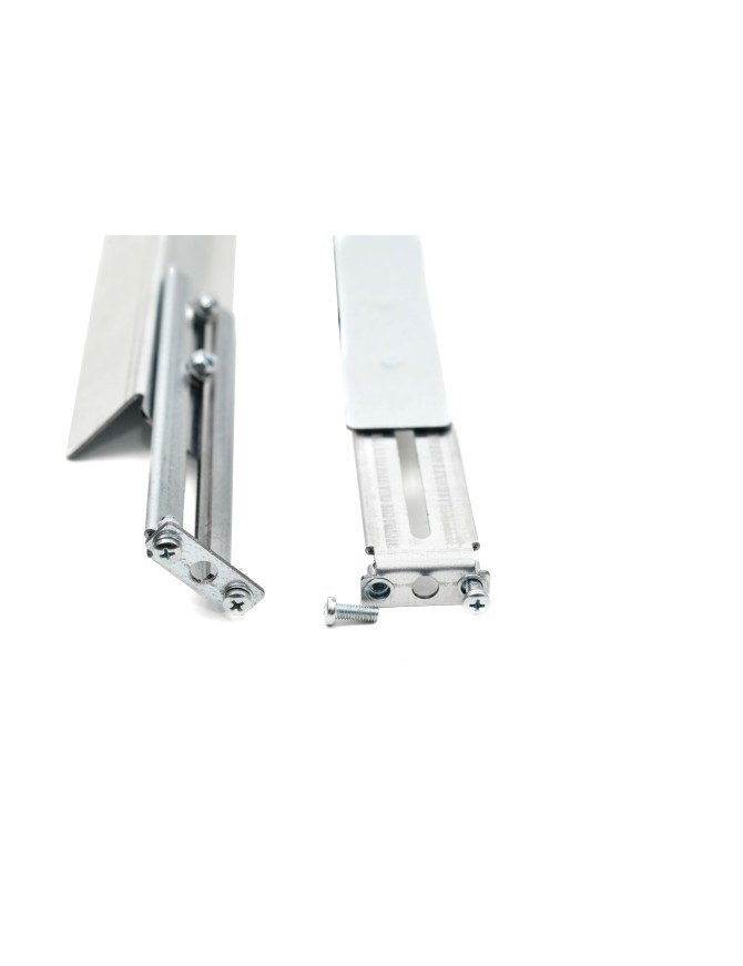Kit de 2 équerres rack 19 pouces. Longueur 777mm pour une baie 800mm et 1000mm de profondeur