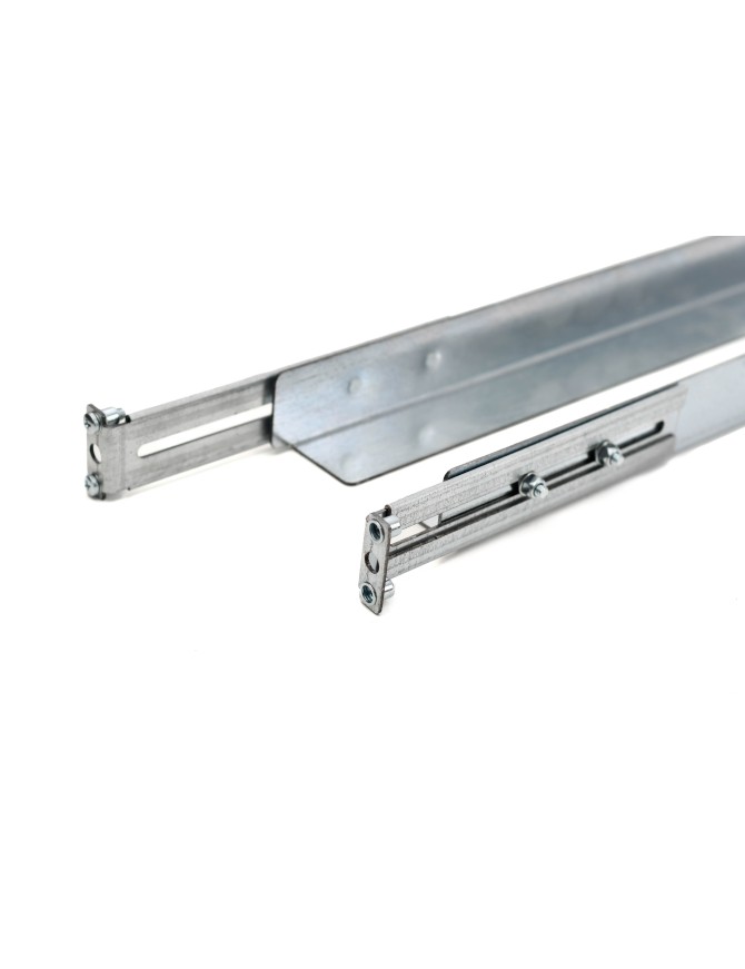 Kit de 2 équerres rack 19 pouces. Longueur 777mm pour une baie 800mm et 1000mm de profondeur