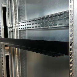 Équerre montage 19 pouces pour une baie 800mm de profondeur