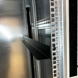 Équerre montage 19 pouces pour une baie 800mm de profondeur